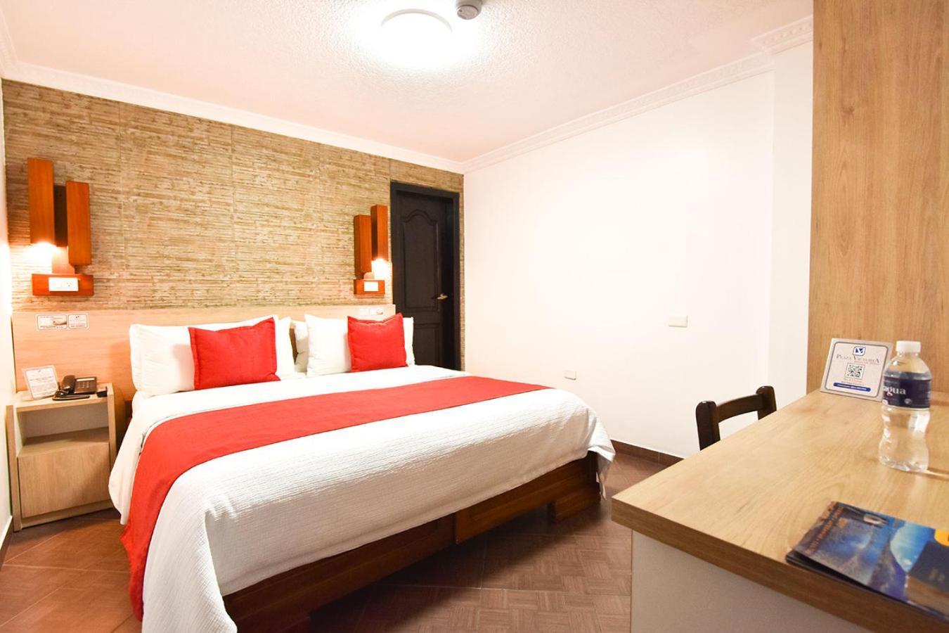Hotel Plaza Victoria Ибарра Экстерьер фото