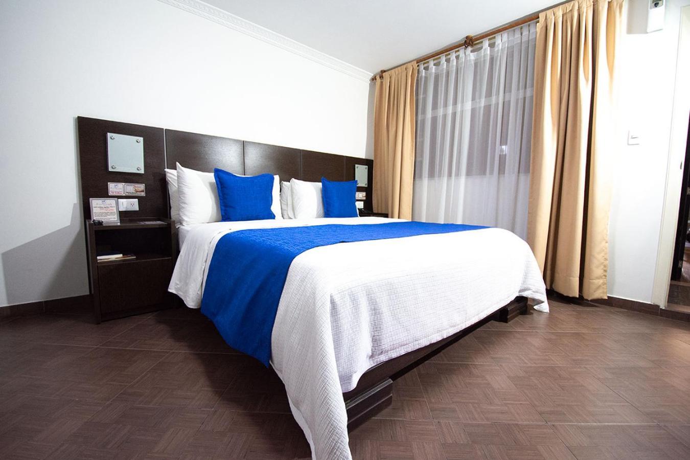 Hotel Plaza Victoria Ибарра Экстерьер фото