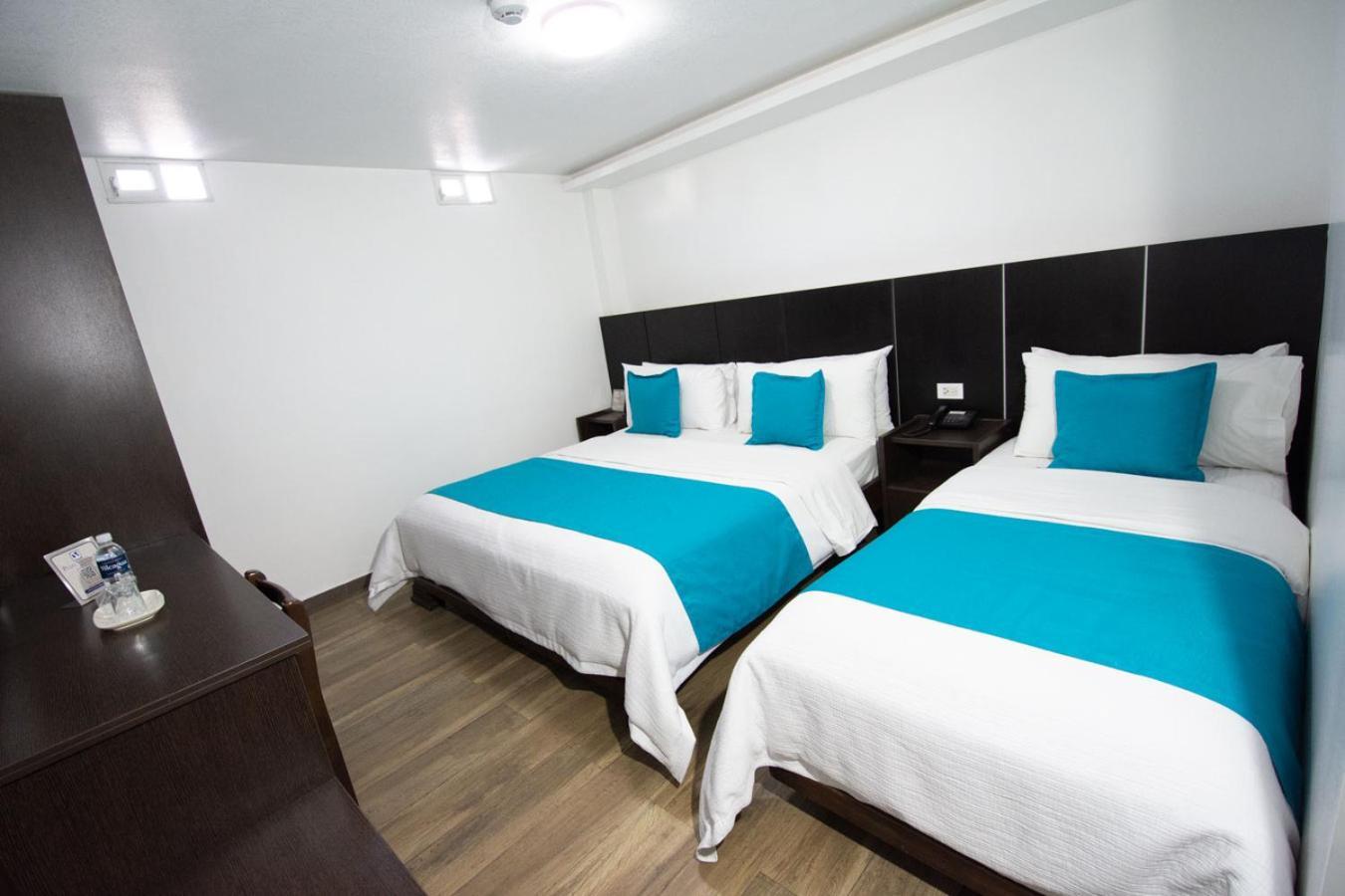 Hotel Plaza Victoria Ибарра Экстерьер фото