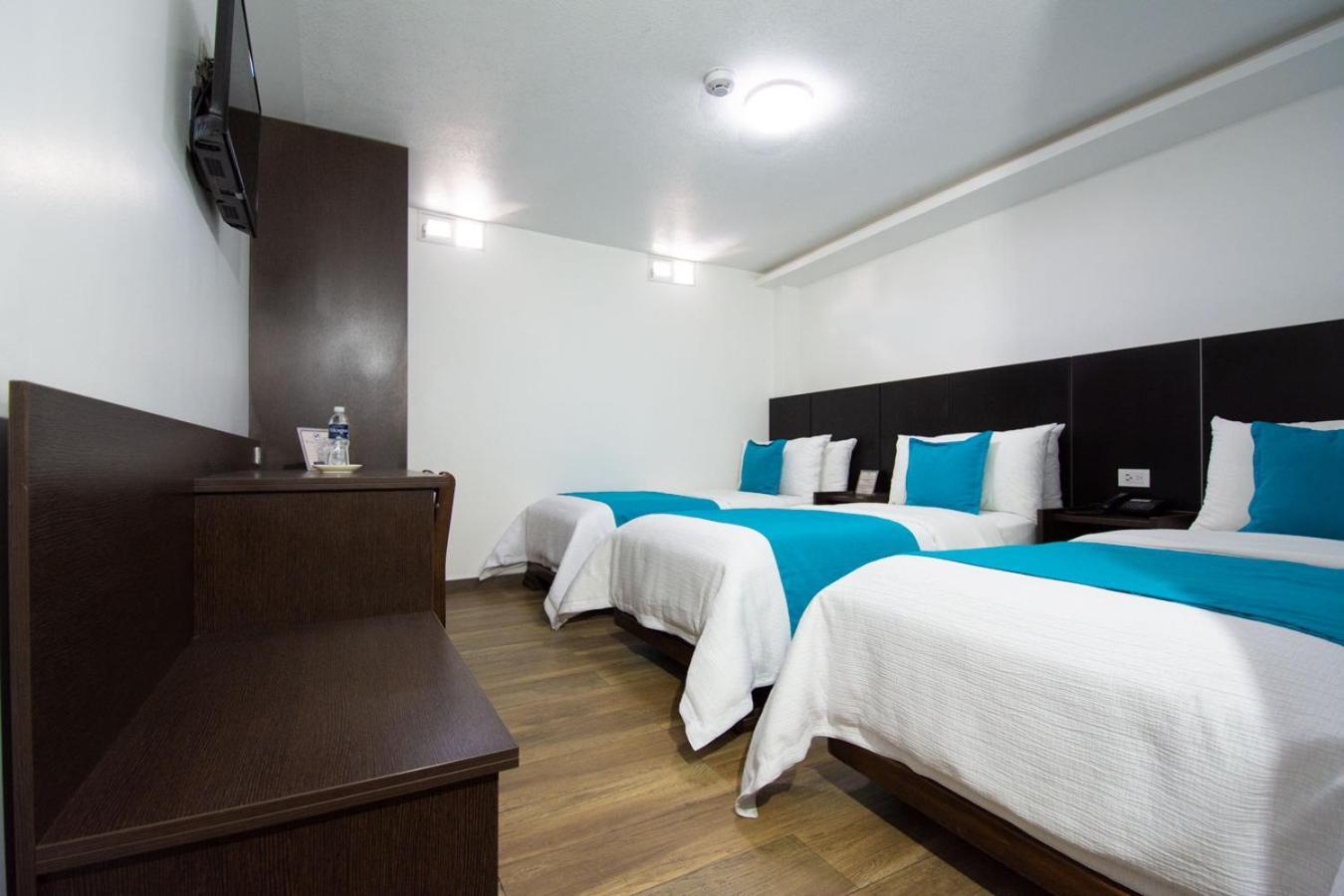 Hotel Plaza Victoria Ибарра Экстерьер фото