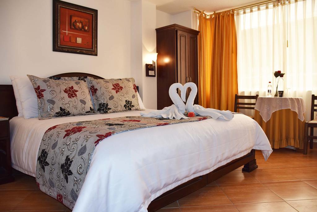 Hotel Plaza Victoria Ибарра Экстерьер фото
