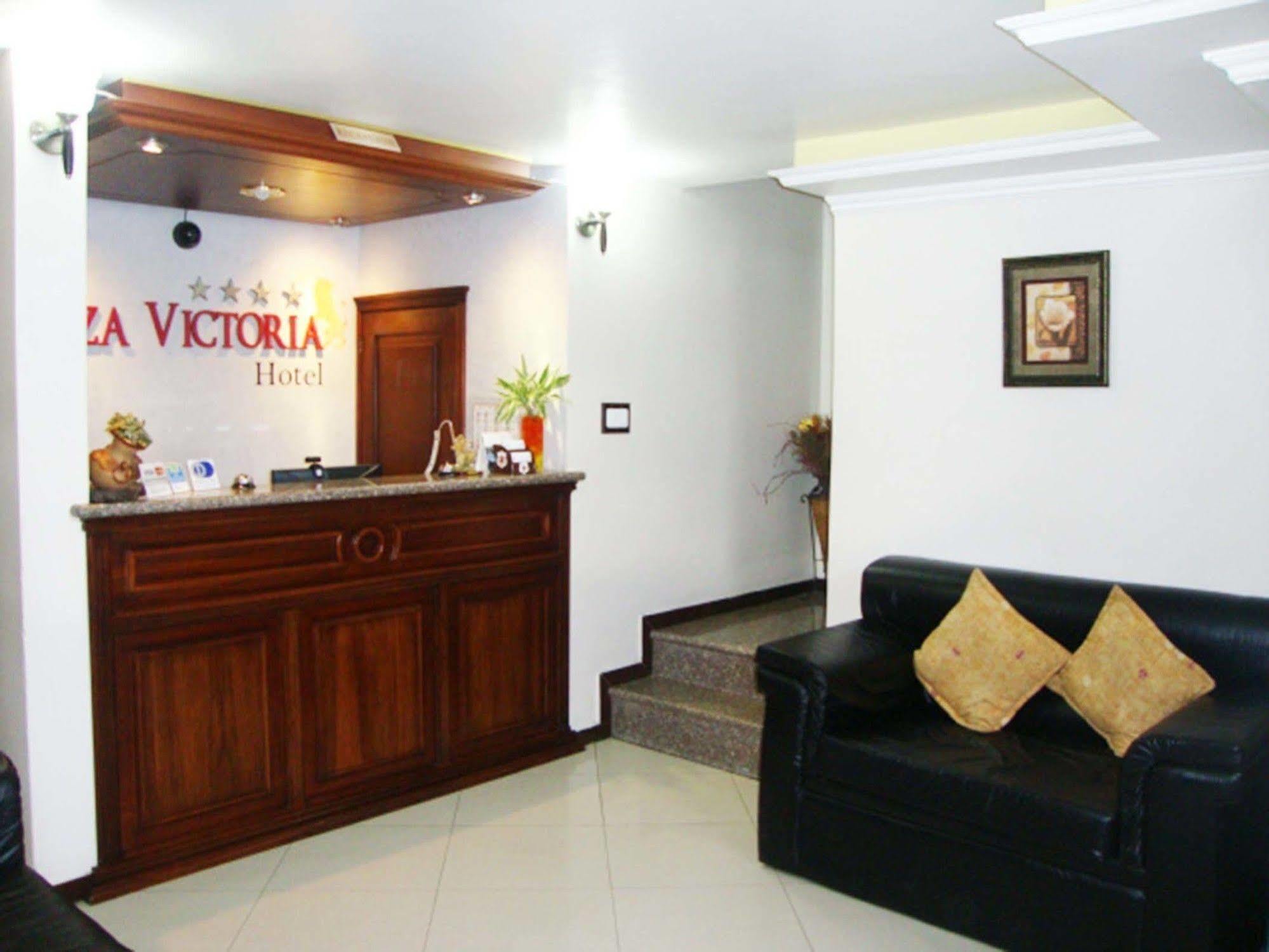 Hotel Plaza Victoria Ибарра Экстерьер фото
